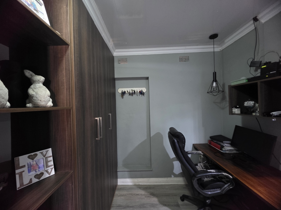 To Let 6 Bedroom Property for Rent in Riebeeckstad Free State